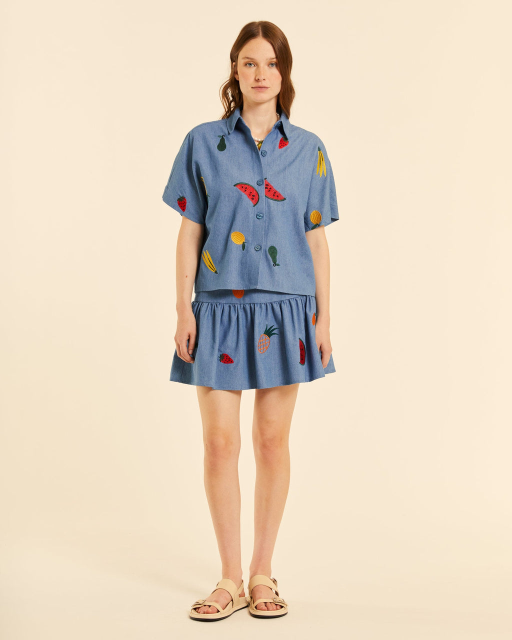 Camisa denim con bordados