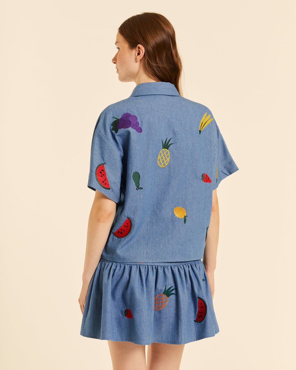 Camisa denim con bordados