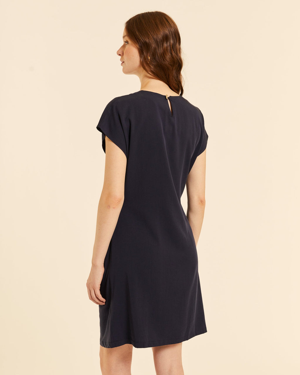 Vestido corto anudado negro