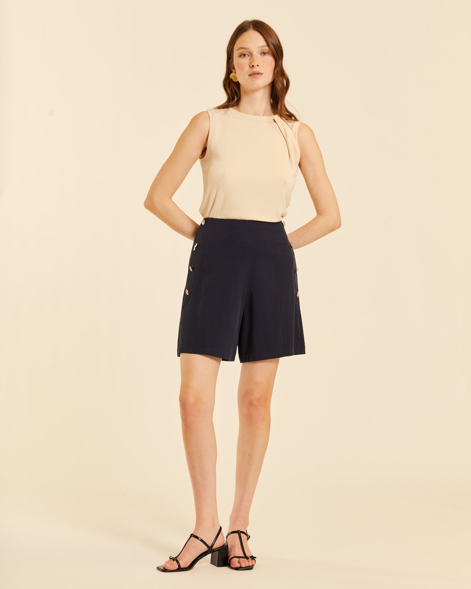 Shorts con botones negro