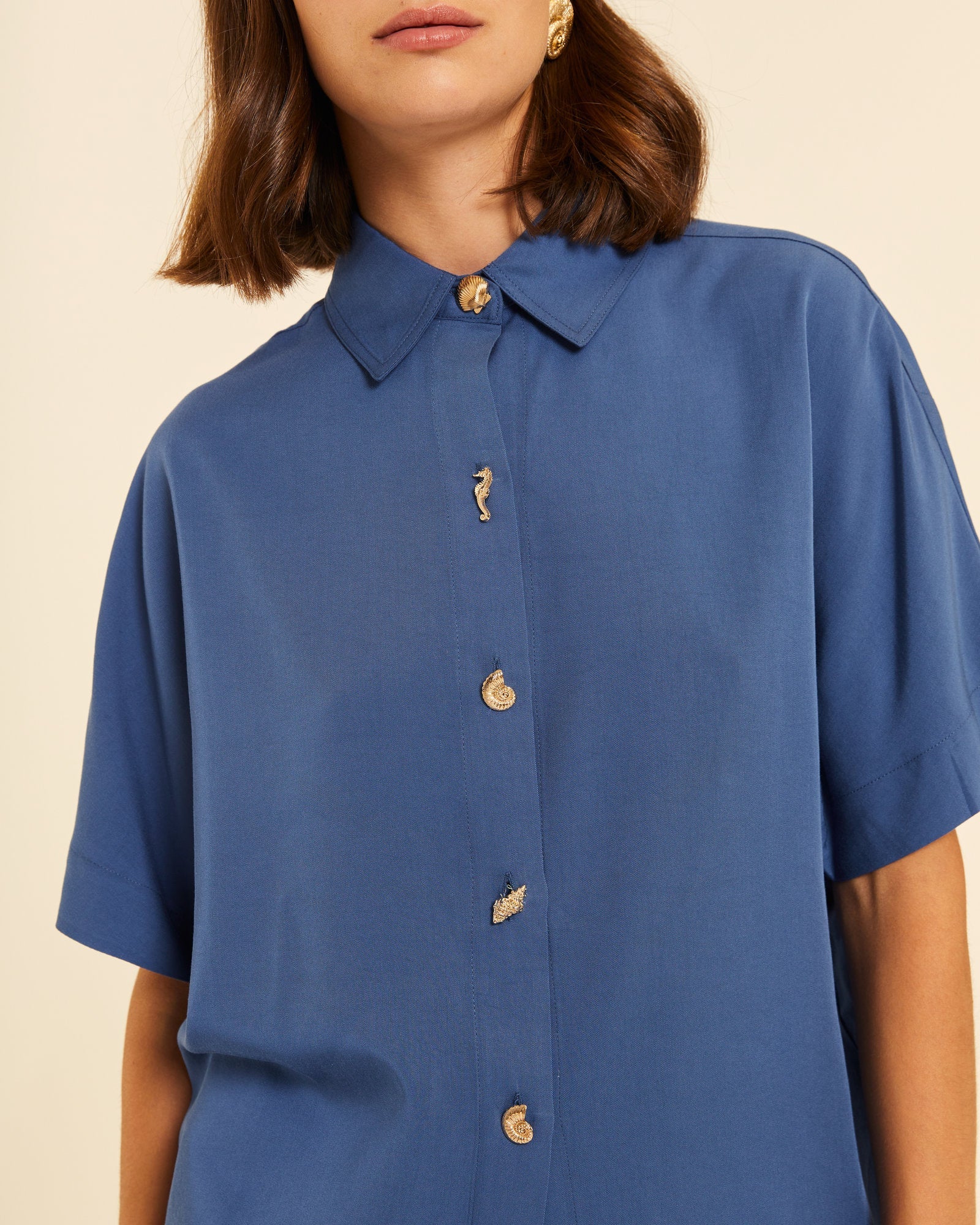 Camisa de manga corta azul