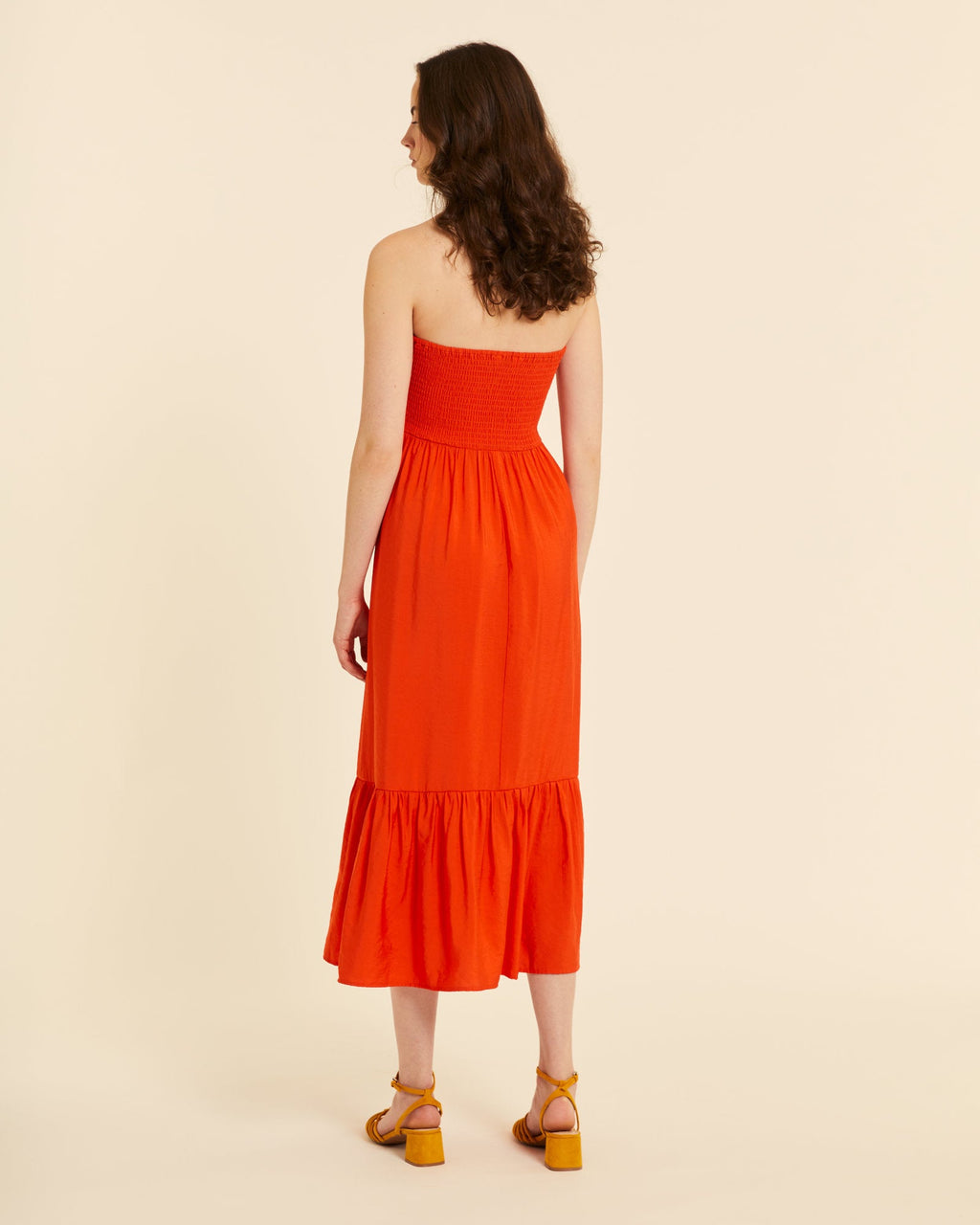 Vestido tirantes con volante coral