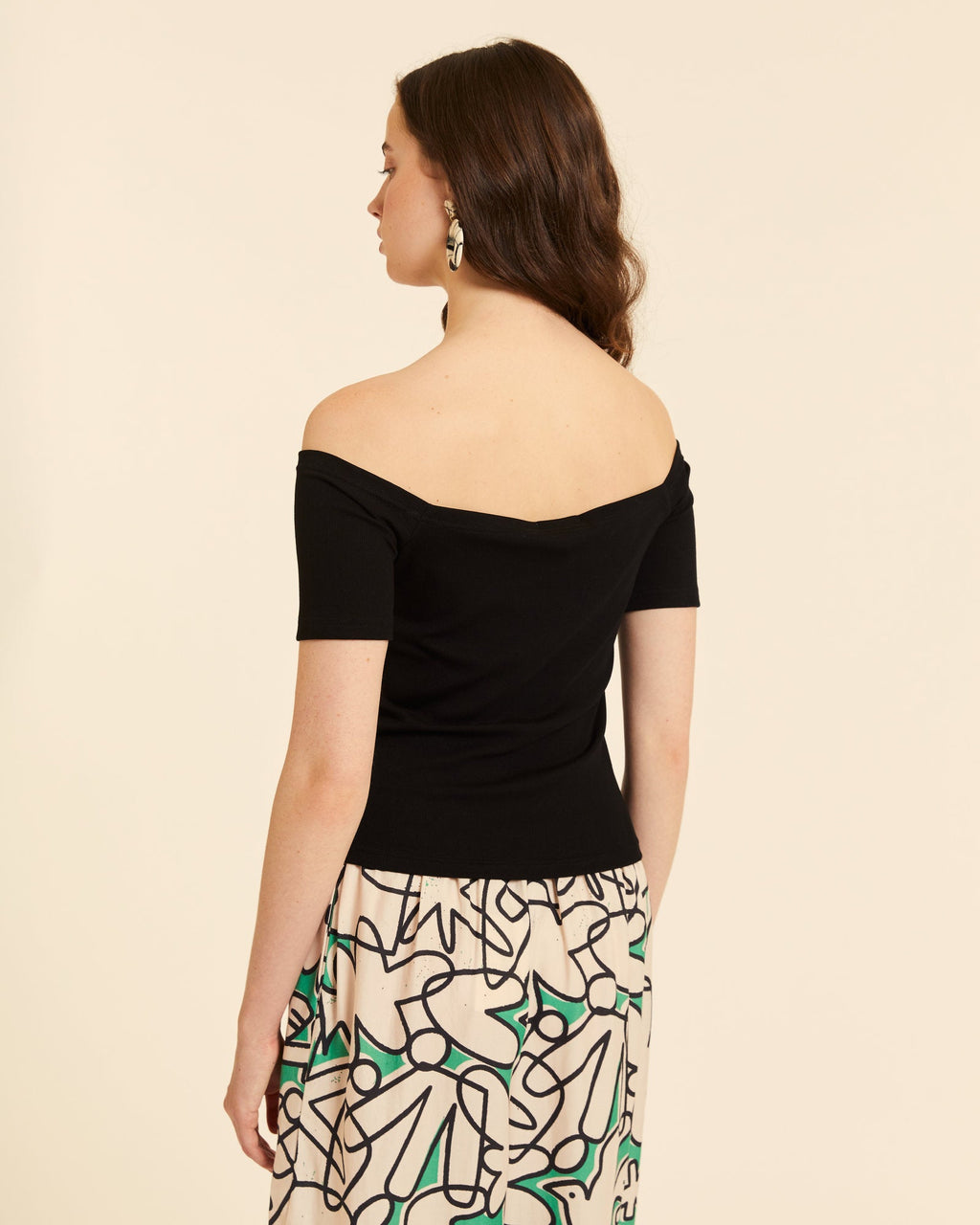 Top bardot con lazo negro