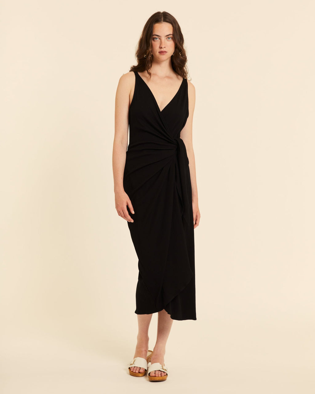 Vestido cruzado negro